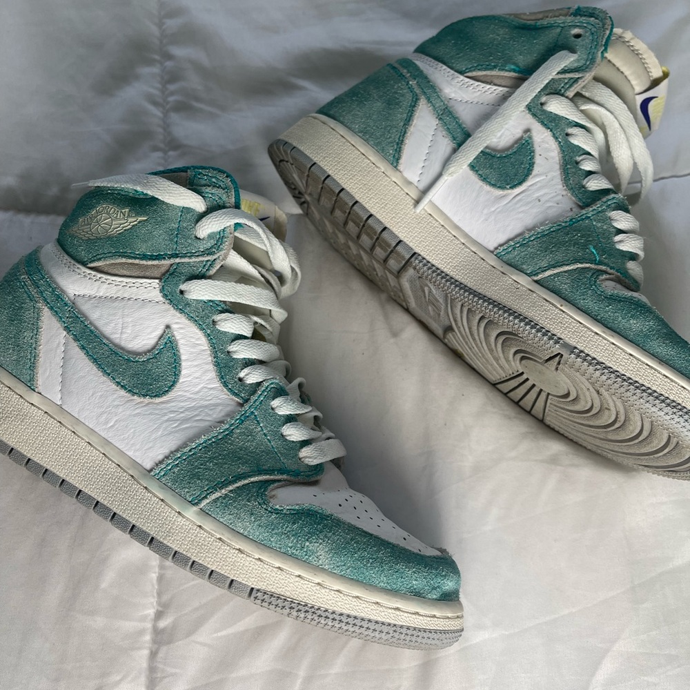 Turbo Green Jordan 1 High Kids size 6y